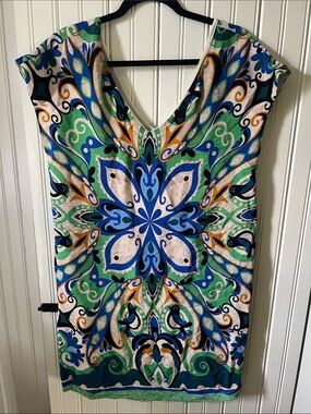 Vibrant Kaleidoscope Print V-Neck Tunic Dress